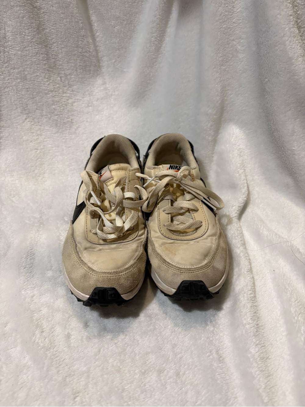 Nike Cream and Black Casual Sneakers